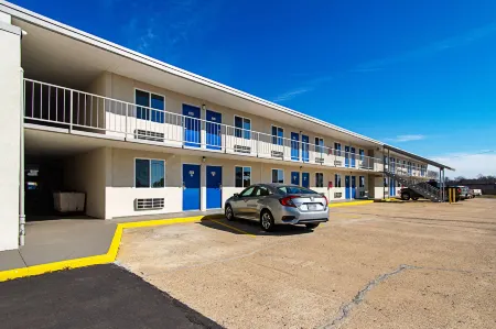 Motel 6 Alma, AR Отели в г. Киблер Тауншип