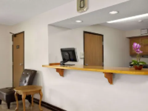 威廉姆斯湖溫德姆速8飯店 威廉斯萊克住宿飯店