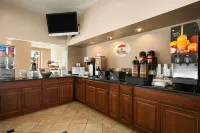 Super 8 by Wyndham Salinas - Breakfast