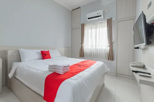 RedDoorz at Kandaga 80 Near Stadium Arcamanik فنادق في Arcamanik