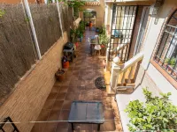 Trinquete House