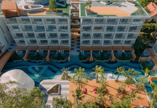 Andaman Embrace Patong 로비