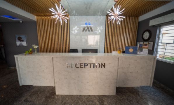 Air Avenue Hotel - Airport - Housity