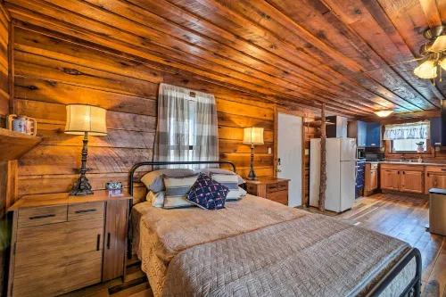 Cozy Tennessee Cabin Rental - 1 Mi to Lake - 3-stjärniga