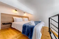1901-on-Sea Hotels near Vis
