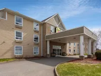 Super 8 by Wyndham Trois-Rivieres Hotels in Trois-Rivières