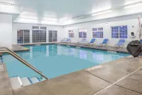 Super 8 by Wyndham Spokane Valley - piscina
