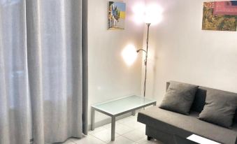 Studio Apartment Near to Paris