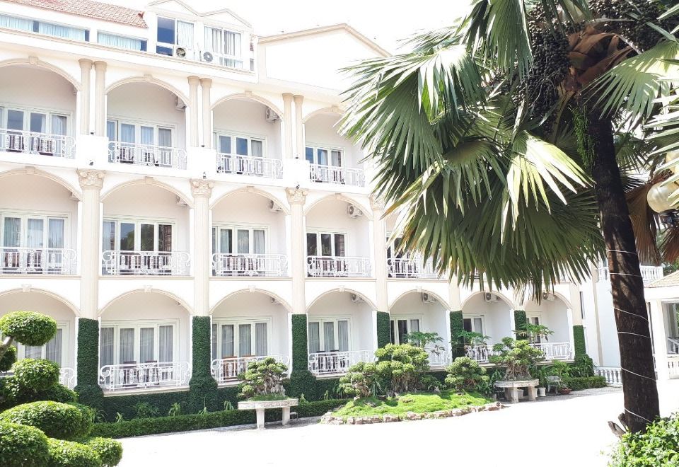 Dreamland Trang An ResortOver view