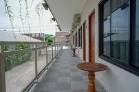 RedDoorz @ Jalan Majapahit Semarang Hotels in Pedurungan
