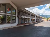 Quality Inn & Suites Manitou Springs at Pikes Peak Hotels in Manitou Springs