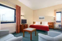 Ramada by Wyndham Airport Prague Hotels in Cicovice