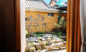 Happiness Full Hanok Guesthouse