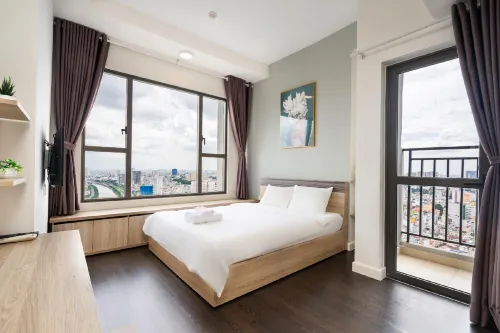 Infinity Pool Signature - Near Bui Vien Street