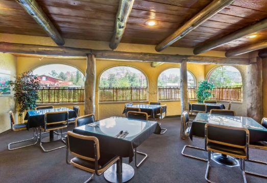 2. 에이든 바이 베..