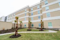 Home2 Suites by Hilton-Bakersfield Hotels near Camelot Park