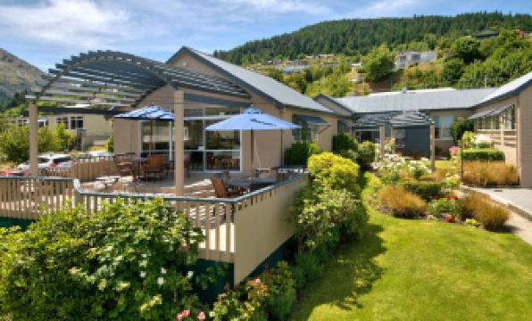 4. 멜버른 로지 베..