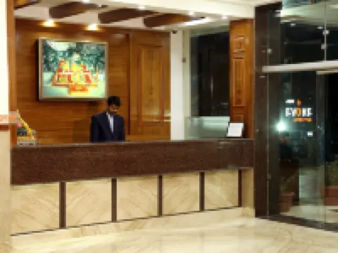 Evoke Lifestyle โรงแรมในกัตรัช