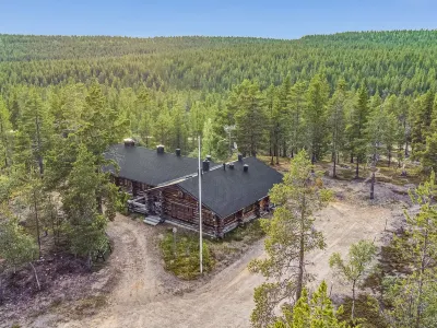 Kiilopään Maja Hotels near Kakslauttanen