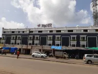 Rudra Shelter Business Hotel فنادق في Virar