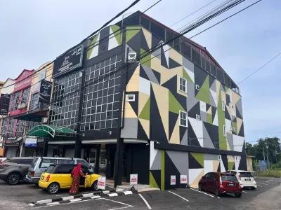 Assalam Hotel Hotels in Kemumin