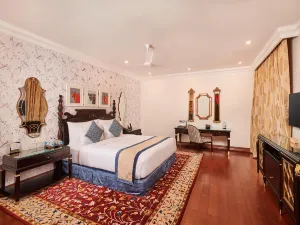 Mayfair Lake Resort