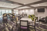 Comfort Inn & Suites Clearwater South - breakfast