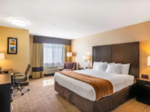 コンフォート イン & スイーツ モハーヴェ モハーベのホテル