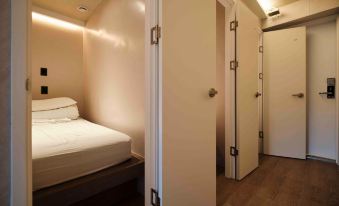 Canvas Hostel