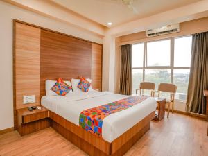 Capital O 9644 Hotel Mahadev Residency