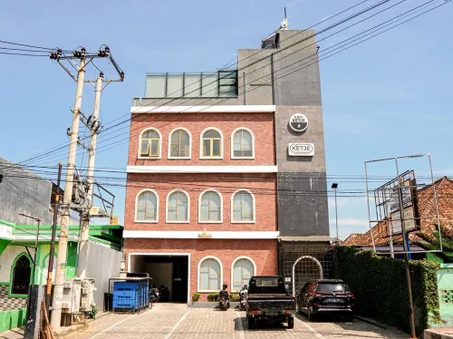 Ketje Luxury Capsule Mitra RedDoorz Hotels in Bandar Lampung