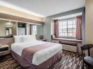 Microtel Inn & Suites by Wyndham Georgetown