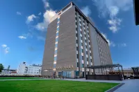 Holiday Inn Lucknow Airport Hotel in zona Husainabad Clock Tower