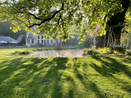 Why Not Renting a Whole Castle for Your holiday ?