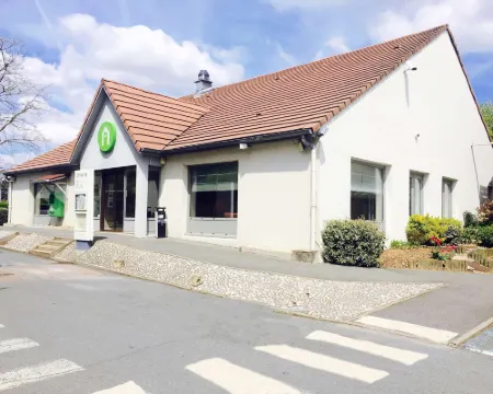 Campanile Villejust - ZA Courtaboeuf Hotels in Essonne