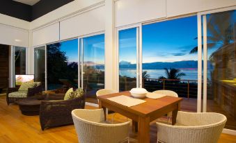 Overthemoon Luxury Pool Villas