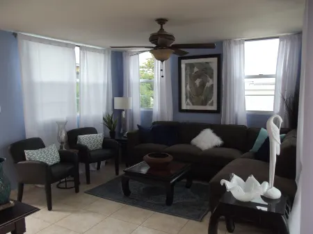 Beautiful Home at the Hill with Private Pool