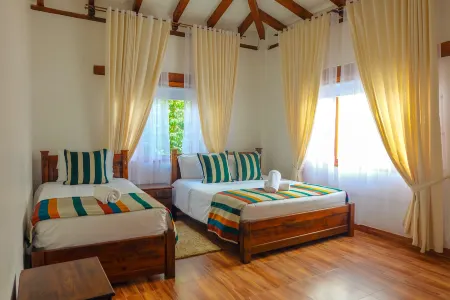 Hotel Gran Sirius Отели в г. Ракира