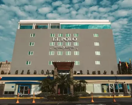 El Polo Apart Hotel & Suites Отели в г. Луриганчо