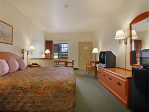 Scottish Inn & Suites