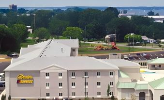 Cedar Point's Express Hotel