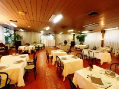 奧聖安德烈亞酒店 薩爾扎納酒店