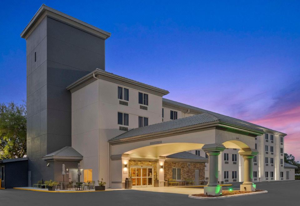 스파크 바이 힐튼 객실 전경