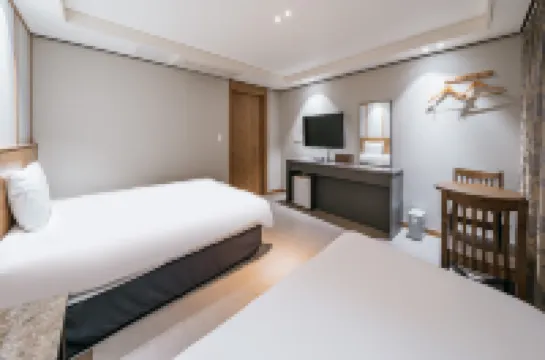 濟州紅色旅遊飯店 Jeju Folk Tour Town附近的飯店