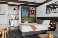 M Hotel Hôtels à : Sale