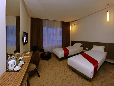 Hotel Pangeran City Hotels near Dawaul Ilmi Mosque