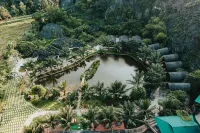 Fairy Mountain Retreat Hotels in Ninh Nhất