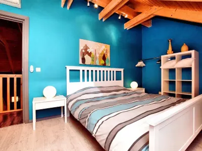 Beautiful Villa with Heated Outdoor Pool, Sauna, Hot Tub in Forest