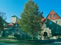 Burg Warberg Hôtels à : Konigslutter am Elm
