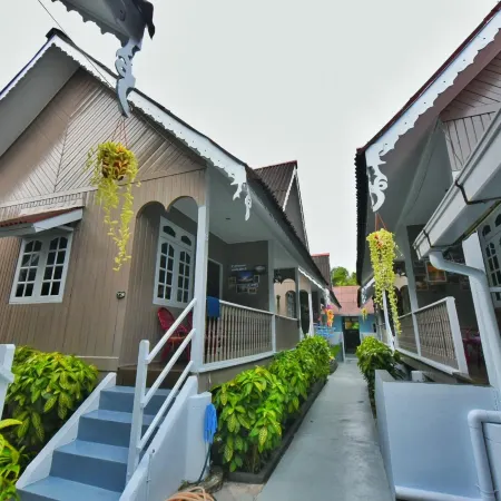 Ai Beach Resort Отели рядом с достопримечательностью «Foo Lin Kong Temple»